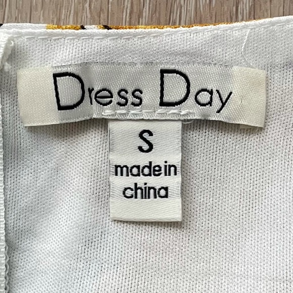 Dress Day Tropical Adjustable Cross Strap Crop Halter Top - Picture 6 of 6